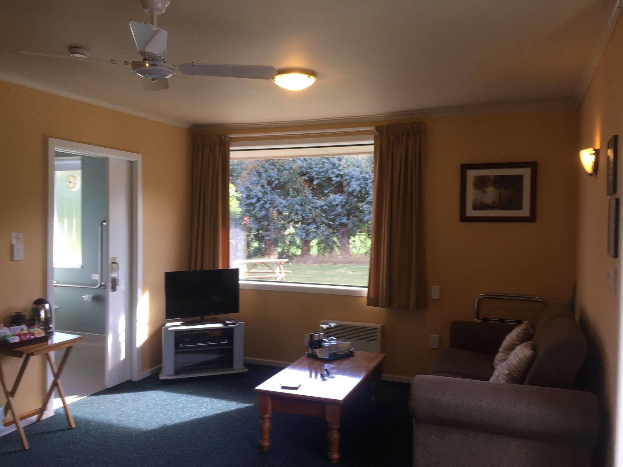 Lake Roxburgh Lodge Екстериор снимка