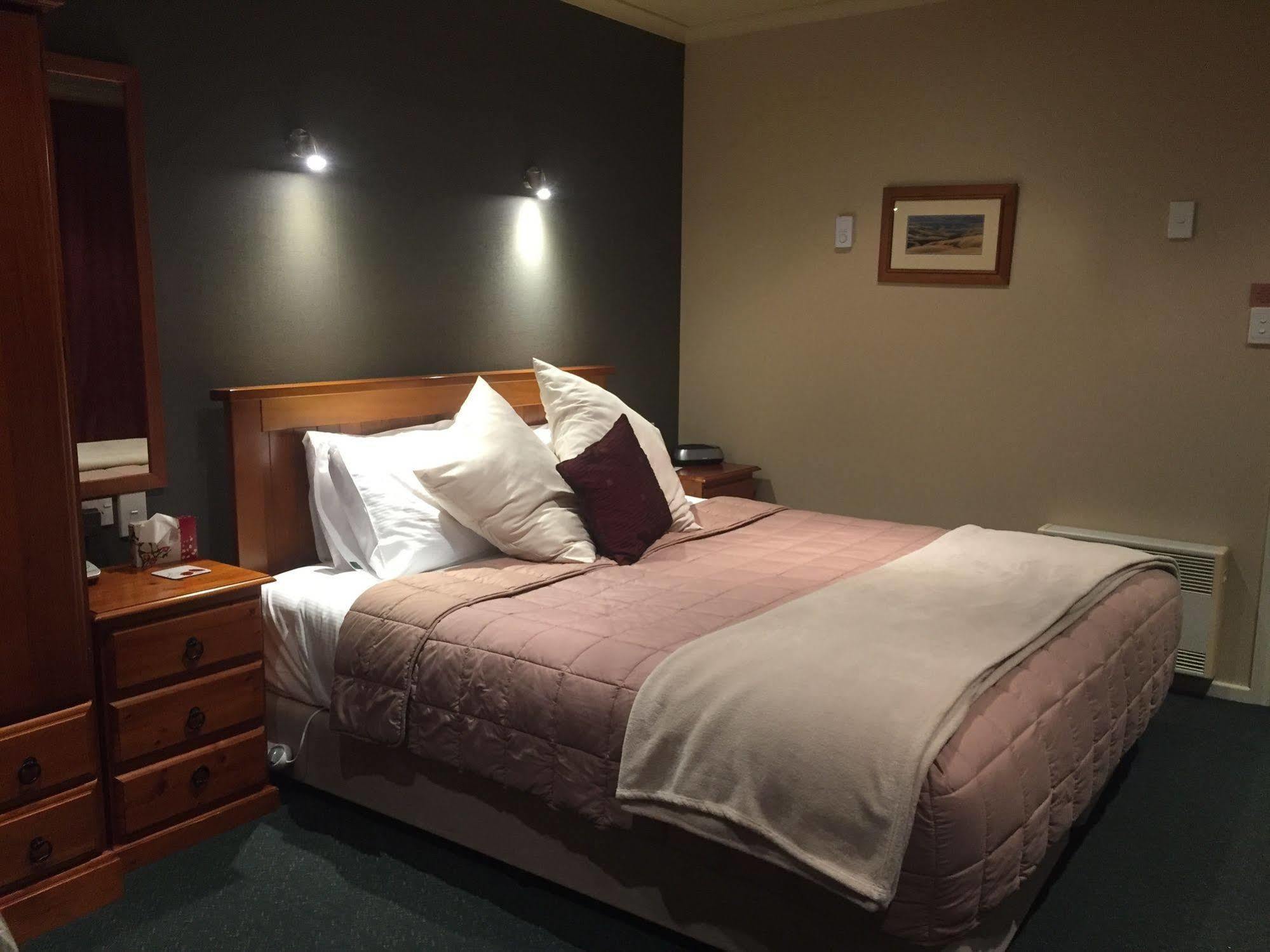 Lake Roxburgh Lodge Екстериор снимка