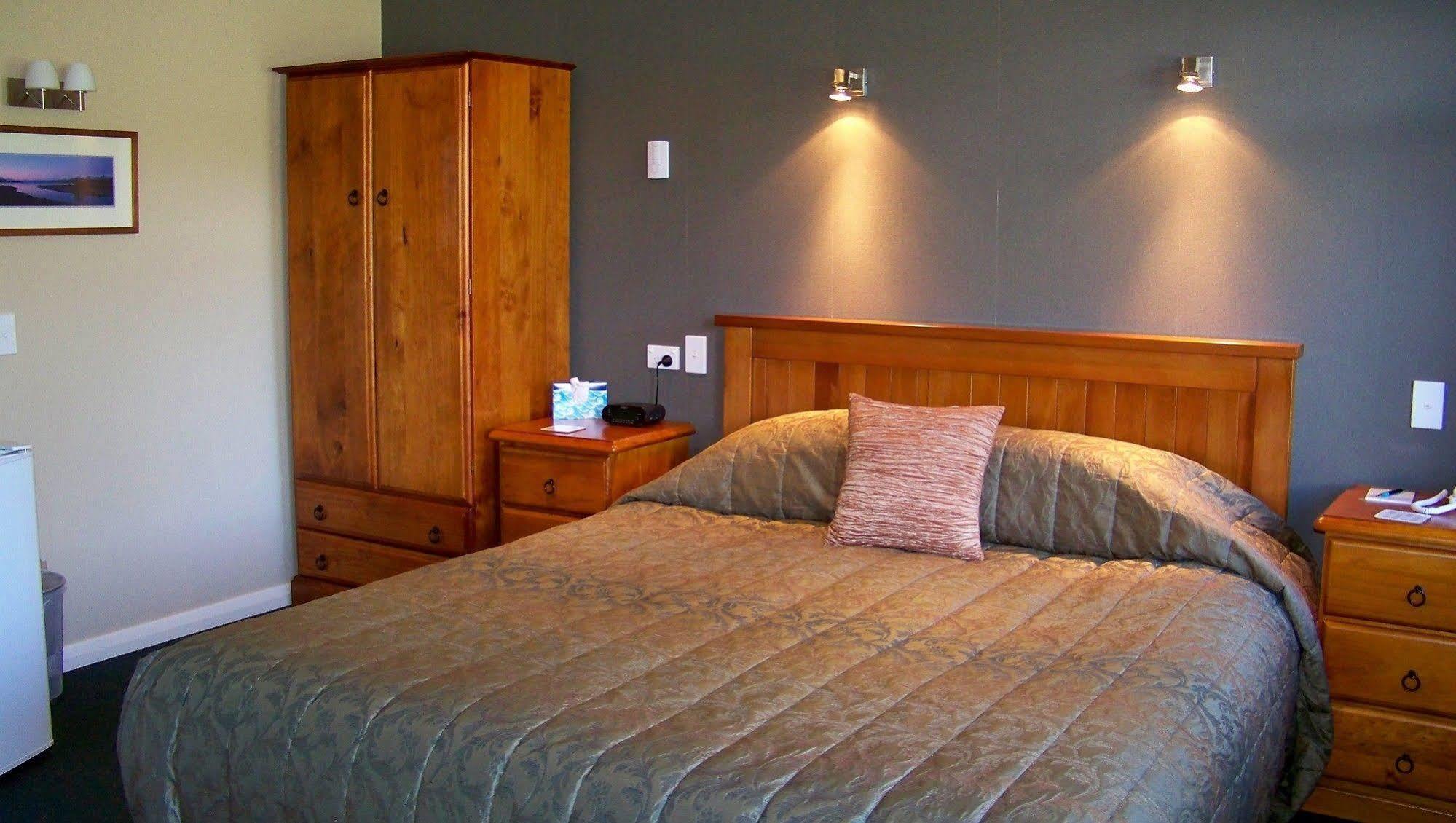 Lake Roxburgh Lodge Екстериор снимка
